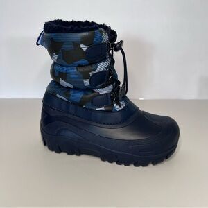 Kids Navy Blue Snow Boots with Camo Accent Size 13/1